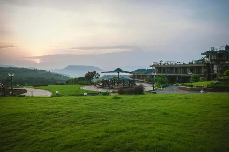 هتل Upper Deck Resort   Highest Peak, Lonavala