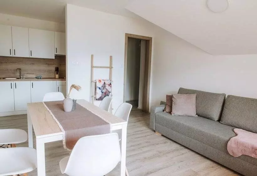 هتل Apartmaji Triglav