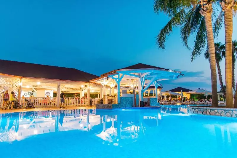 Hotelli Valtur Il Cormorano Resort & Spa