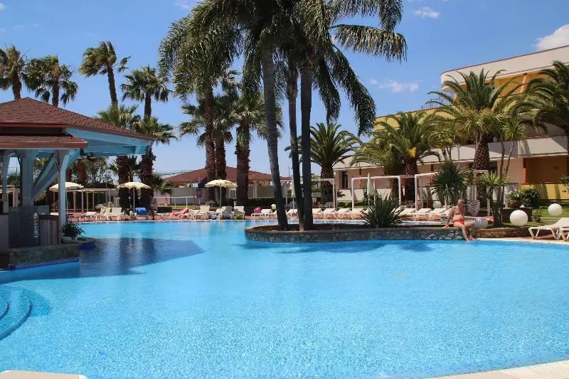 Hotelli Valtur Il Cormorano Resort & Spa