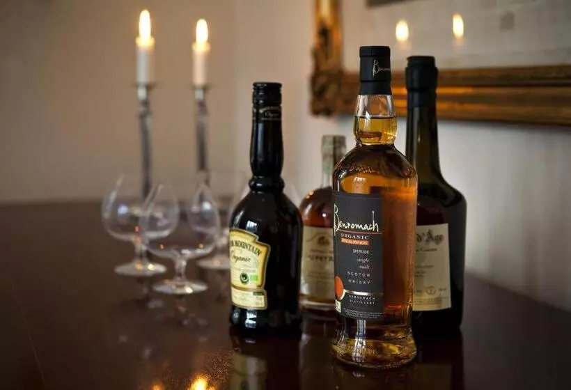 ホテル Ängavallen