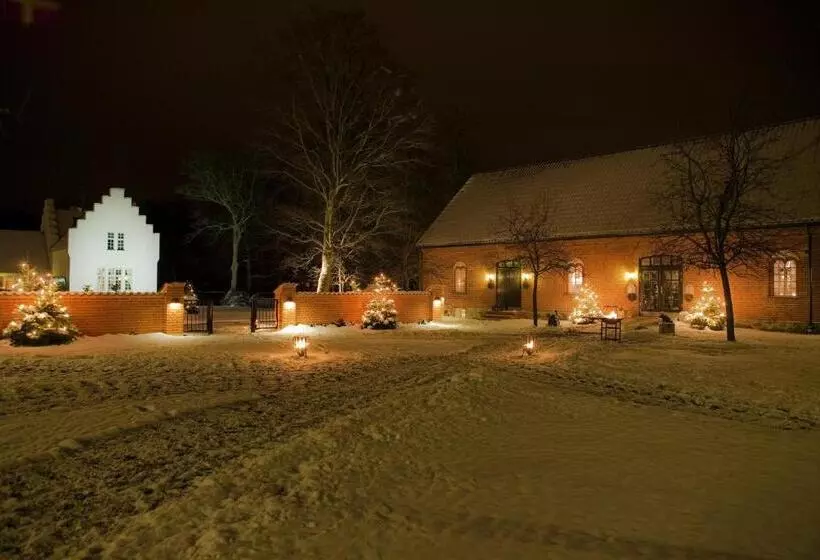 ホテル Ängavallen