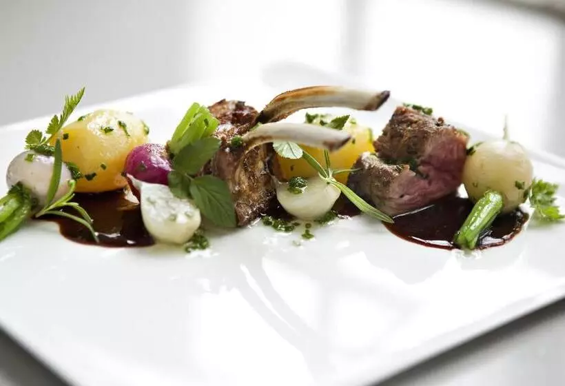 ホテル Ängavallen