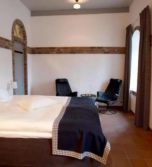 ホテル Ängavallen