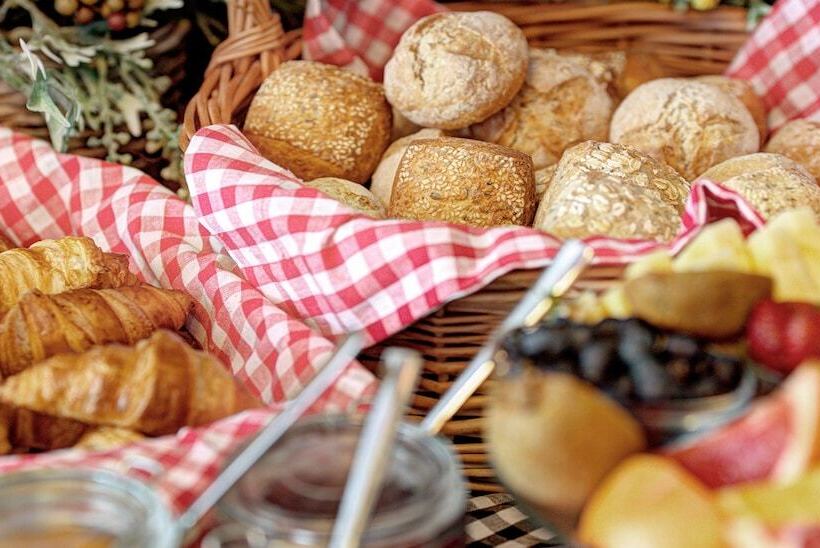 Nobo Hotel   Business