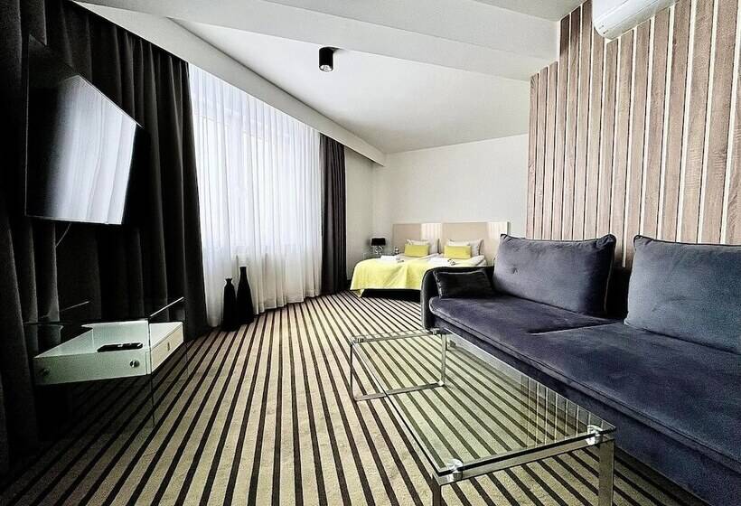 Nobo Hotel   Business