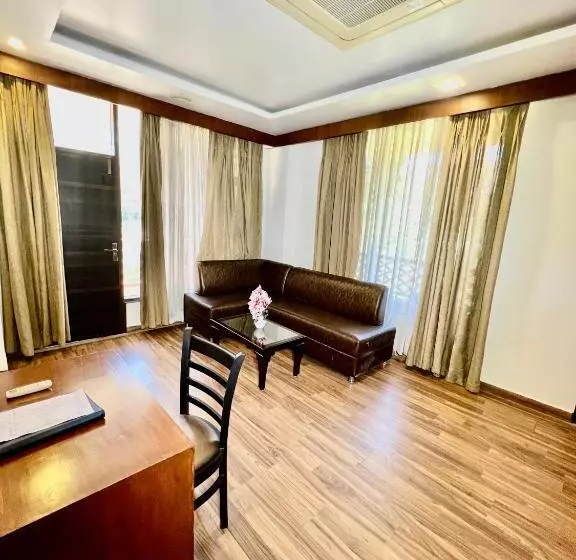 Отель Sea Hawk Hill Resort A Luxury Boutique Resort, 20 Km From Nainital