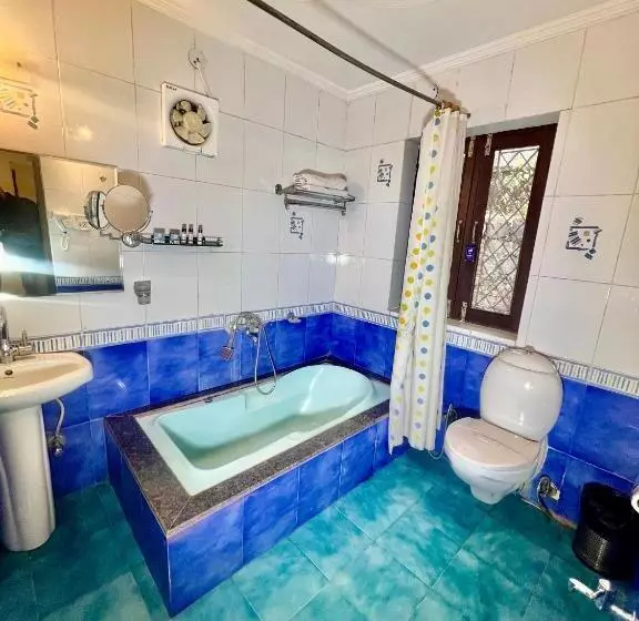 Отель Sea Hawk Hill Resort A Luxury Boutique Resort, 20 Km From Nainital