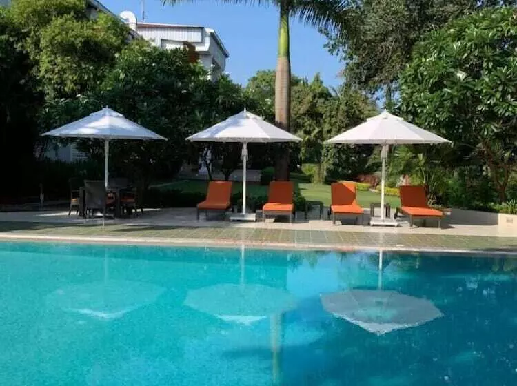 Hotel Gir Serai Ihcl Seleqtions