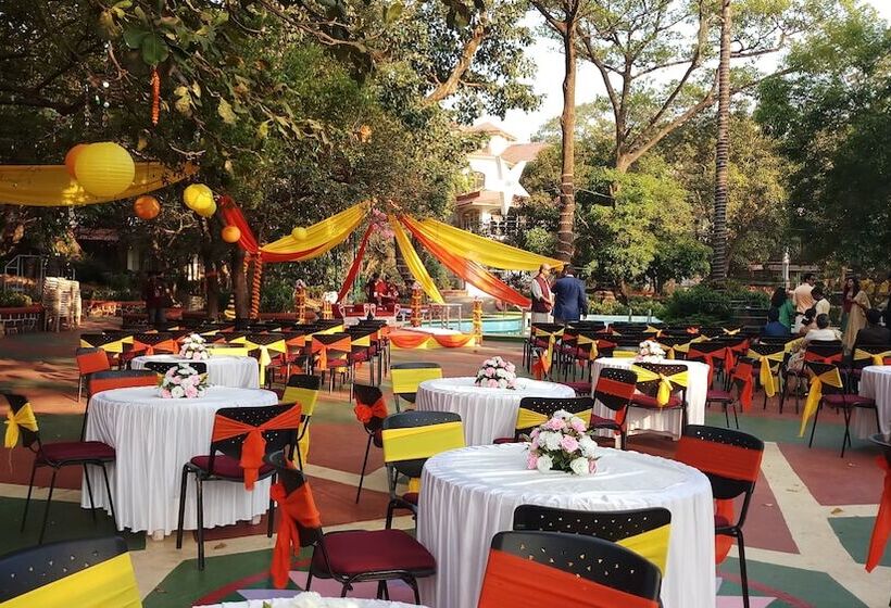 בית מלון כפרי Usha Ascot