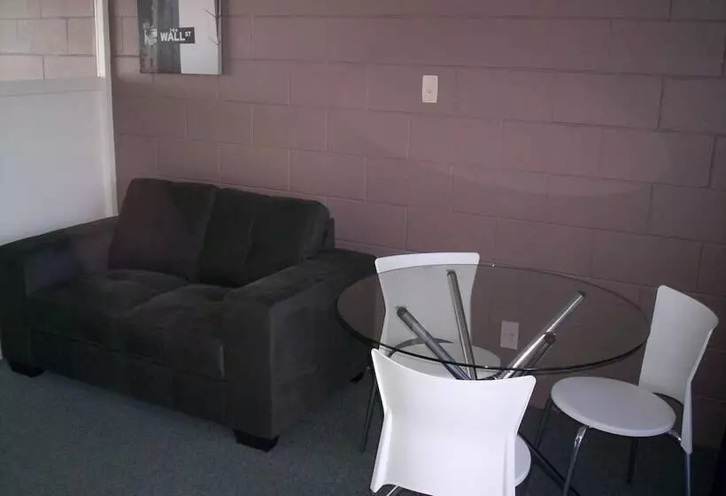 مُتل Broadway Motor Inn