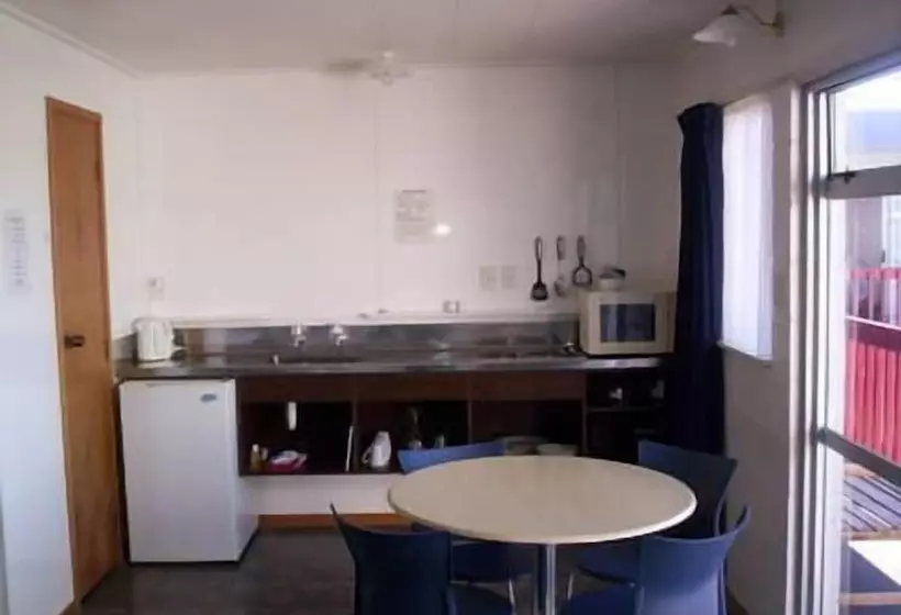 مُتل Broadway Motor Inn