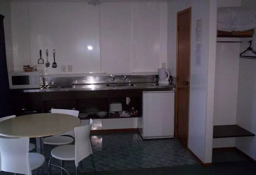 مُتل Broadway Motor Inn