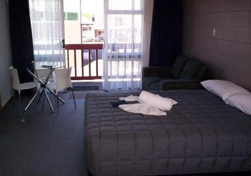 モーテル Broadway Motor Inn