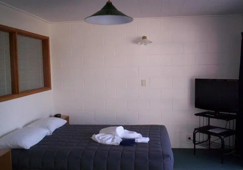 モーテル Broadway Motor Inn