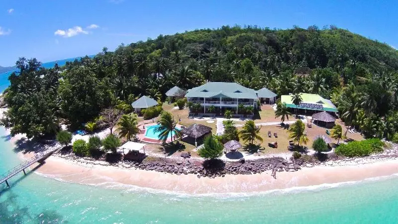 استراحتگاه L Habitation Cerf Island