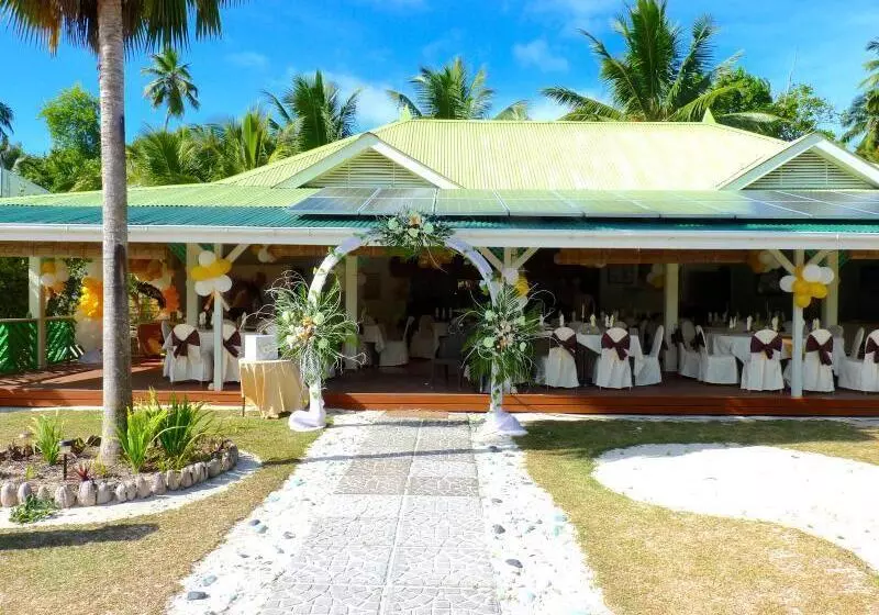 استراحتگاه L Habitation Cerf Island