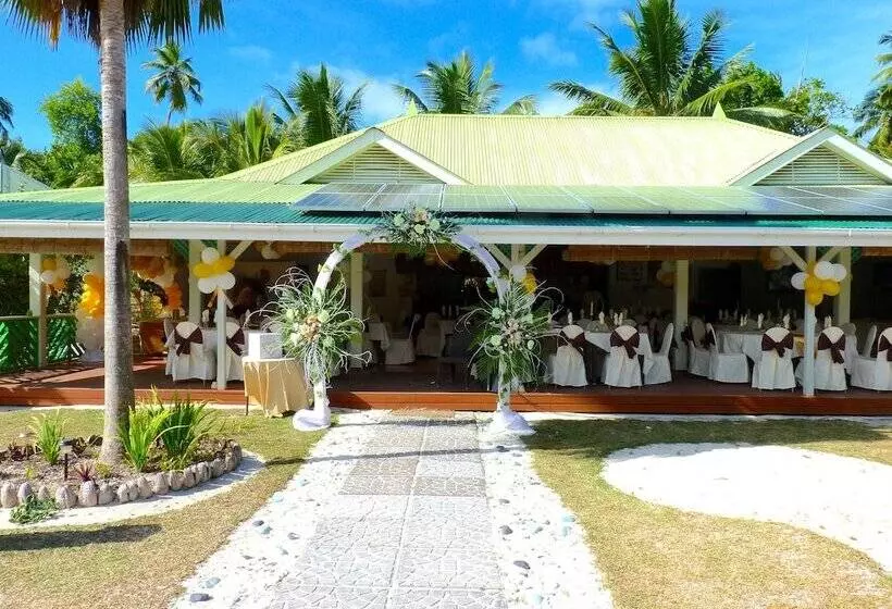 استراحتگاه L Habitation Cerf Island