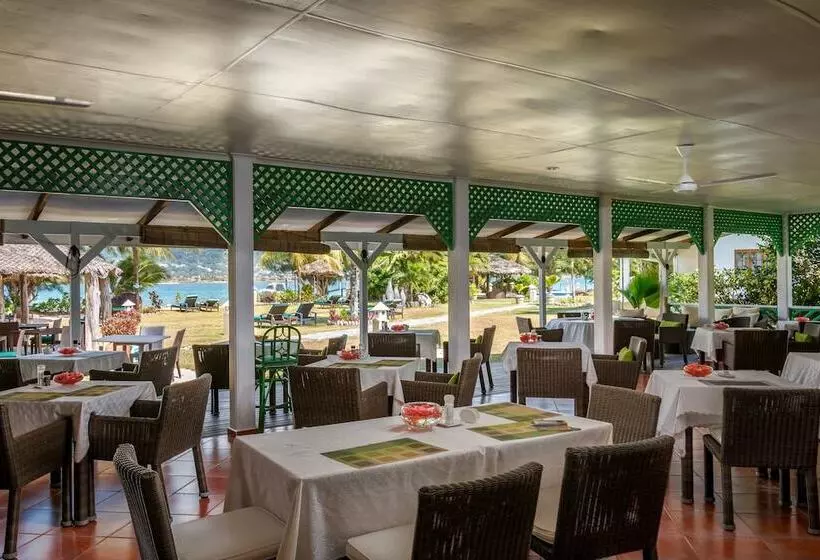 استراحتگاه L Habitation Cerf Island