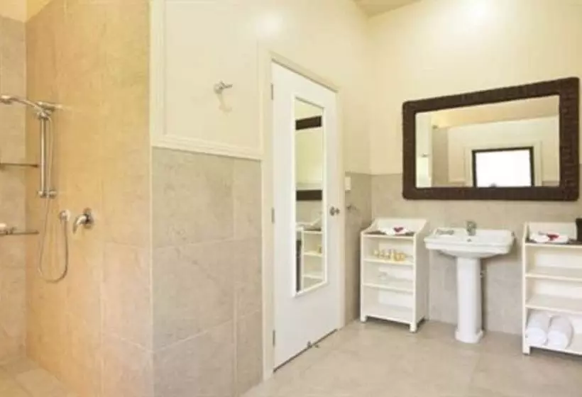 استراحتگاه Sea Change Villas