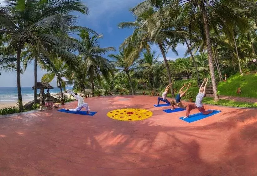 استراحتگاه Soma Manaltheeram Ayurveda Beachvillage