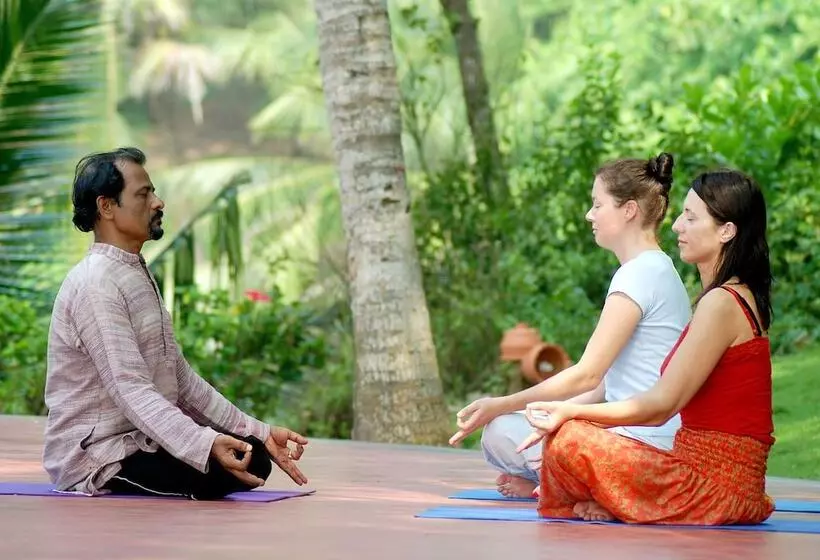 استراحتگاه Soma Manaltheeram Ayurveda Beachvillage