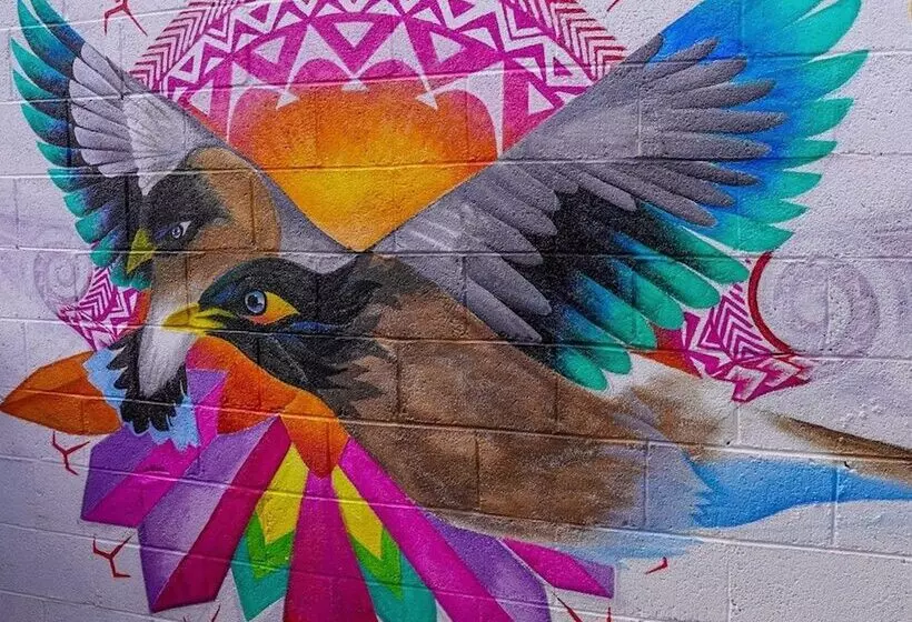 استراحتگاه The Black Pearl Beach Side Apartments