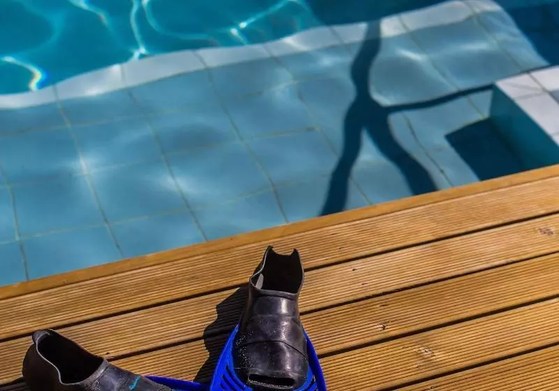 استراحتگاه The Black Pearl Beach Side Apartments