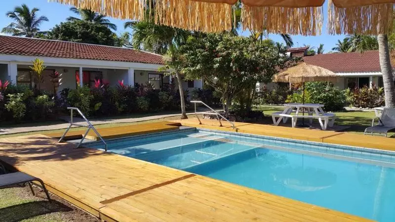 استراحتگاه The Black Pearl Beach Side Apartments