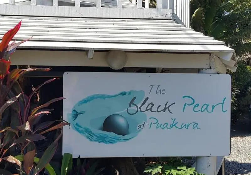 استراحتگاه The Black Pearl Beach Side Apartments