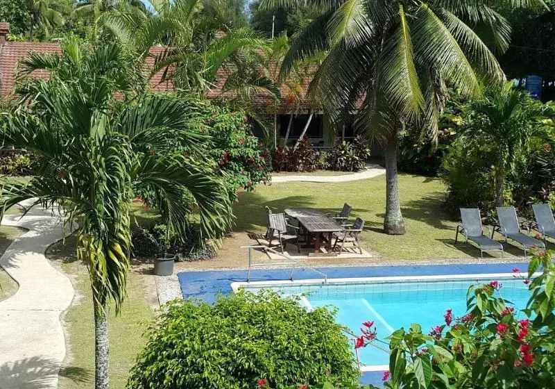 استراحتگاه The Black Pearl Beach Side Apartments