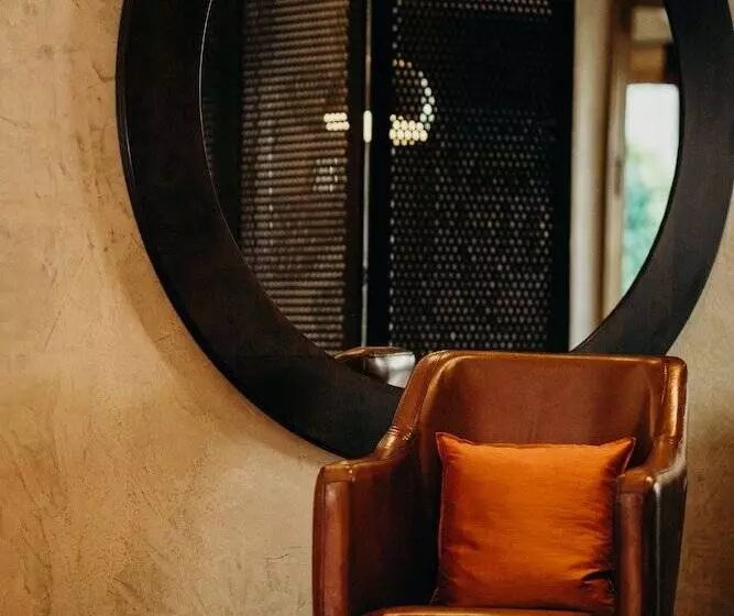 Singa Lodge Lion Roars Hotels & Lodges