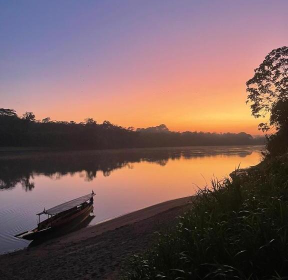 تختخواب و صبحانه Tambopata Edosikiana Lodge