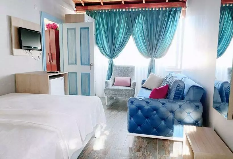 Hotelli çeşme Flowers