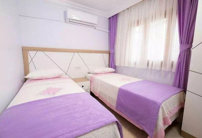 Hotelli çeşme Flowers