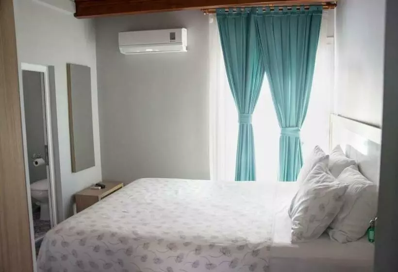 Hotelli çeşme Flowers