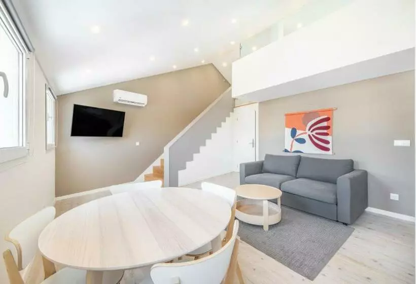 پانسیون Lisbon Oriente Suites By Olala Homes