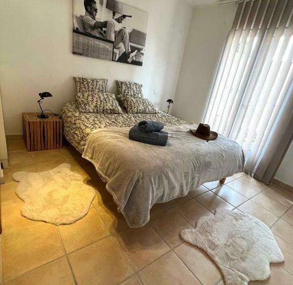 צימר Clos De La Bellevue