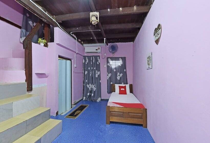 בית מלון כפרי Oyo 90519 Sibling Cottage