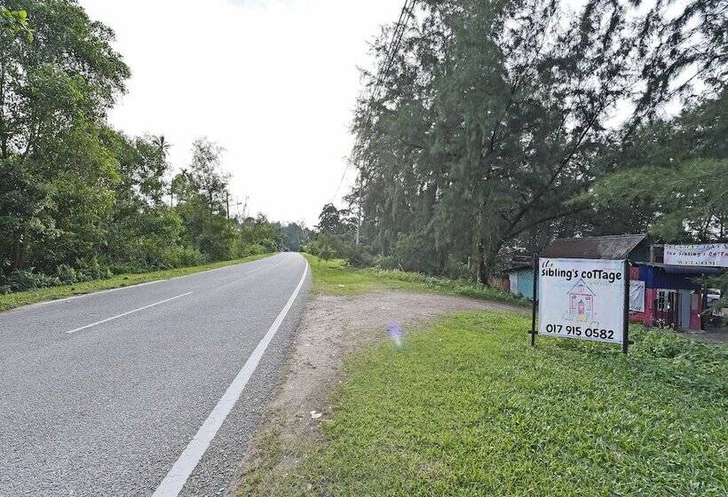 בית מלון כפרי Oyo 90519 Sibling Cottage