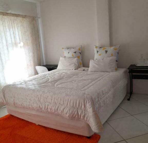 بنسيون Sunset Guesthouse   Mthatha