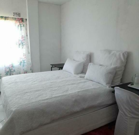 بنسيون Sunset Guesthouse   Mthatha