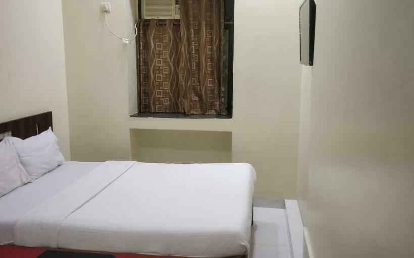 Hotel Sea View   Near Taj