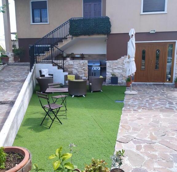 פנסיון Villa Rita