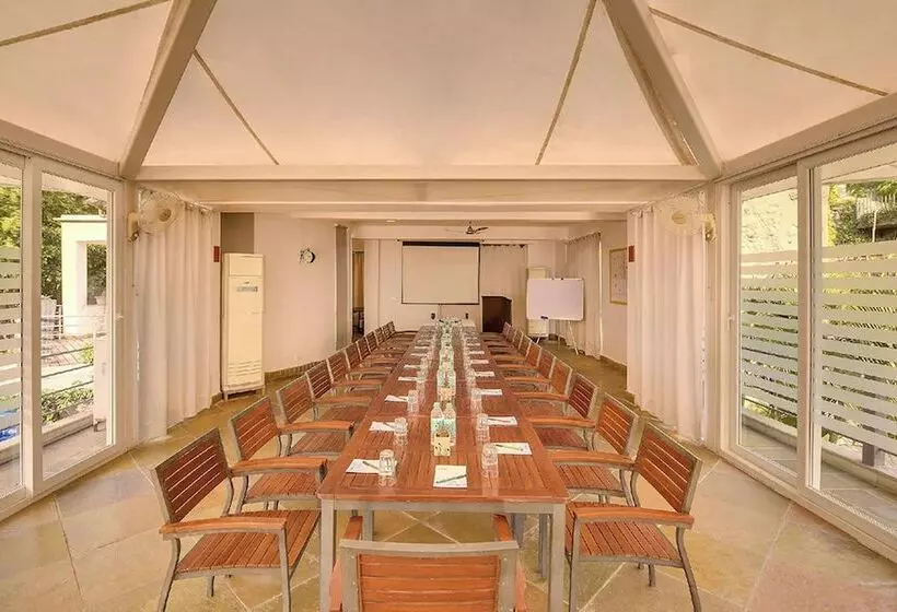 هتل Atali Ganga Resort, Rishikesh