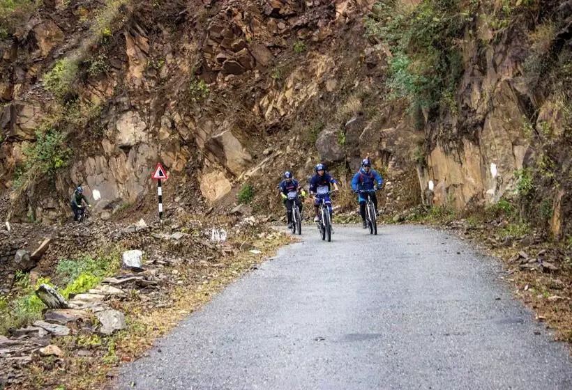 هتل Atali Ganga Resort, Rishikesh