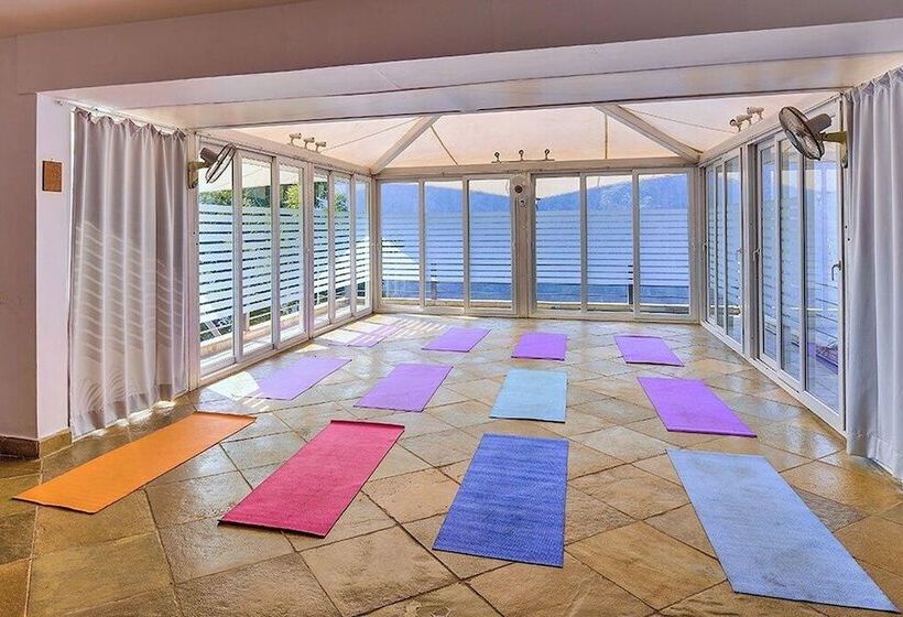 בית מלון כפרי Atali Ganga Resort, Rishikesh