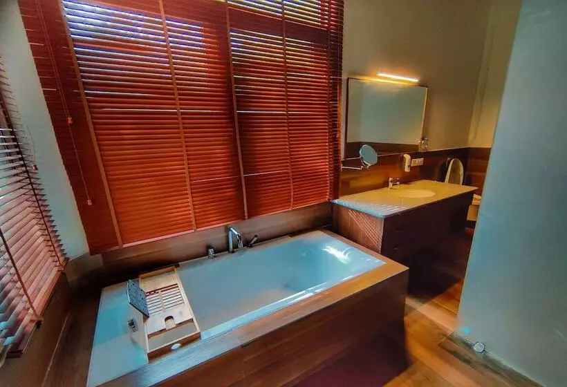 هتل Atali Ganga Resort, Rishikesh