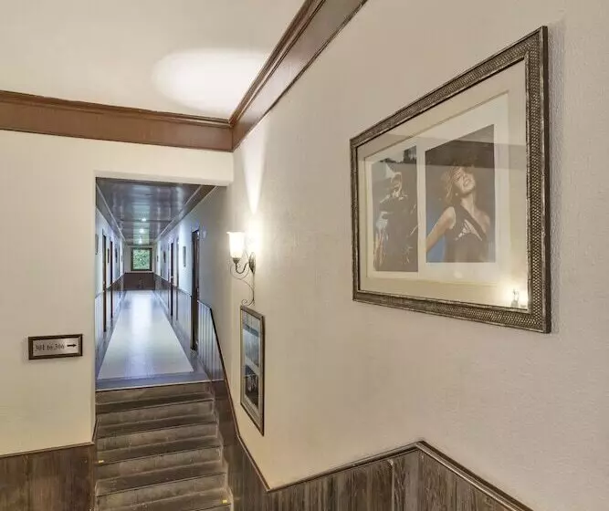 هتل Club Mahindra Naukuchiatal