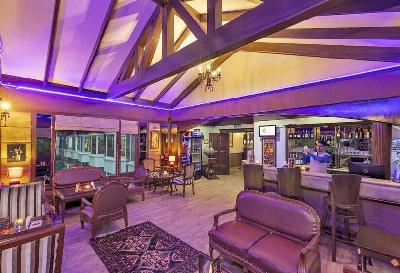 هتل Club Mahindra Naukuchiatal